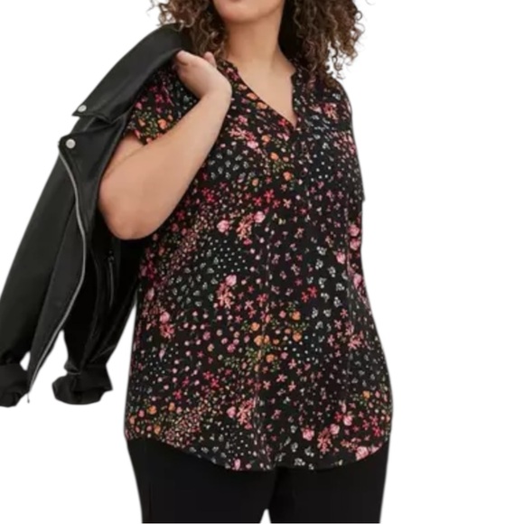 Torrid Harper Rayon Twill Pullover Short Sleeve
Tunic Blouse Size 1 - Picture 4 of 9